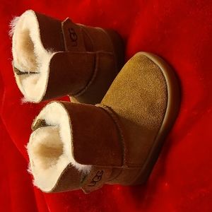 BABY KEELAN UGG BOOTS Size 02/03
